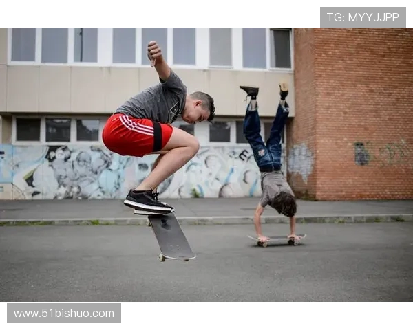 广州滑板队在世界滑板锦标赛中的灵活性表现引发热议与关注