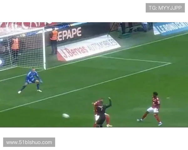 U19匈牙利与英格兰激战正酣青少年足球赛场上的精彩对决 U19匈牙利与英格兰激战正酣青少年足球赛场上的精彩对决