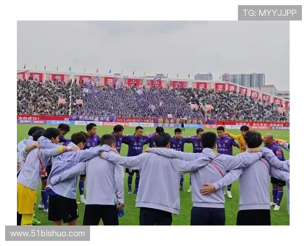 重庆与广州的激烈对决展现足球魅力与城市精神的完美结合